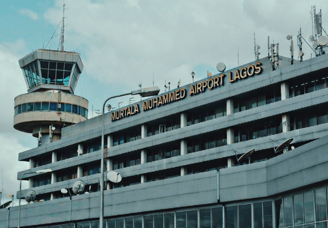 Nigeria Immigration Service stops 58 Nigerian Doctors from flying out to the UK
